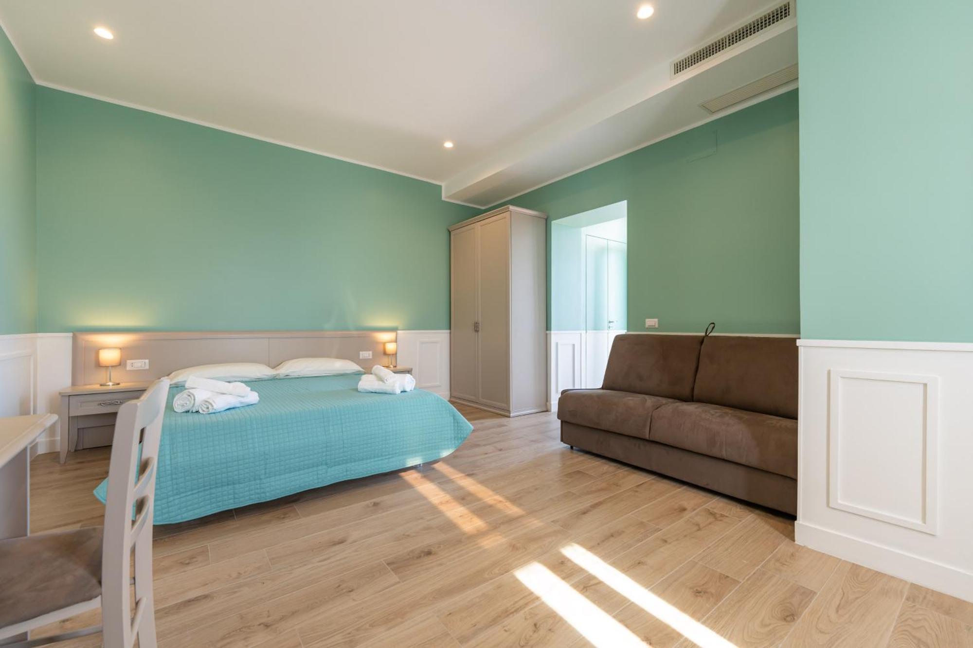 Daca Luxury * Neapel