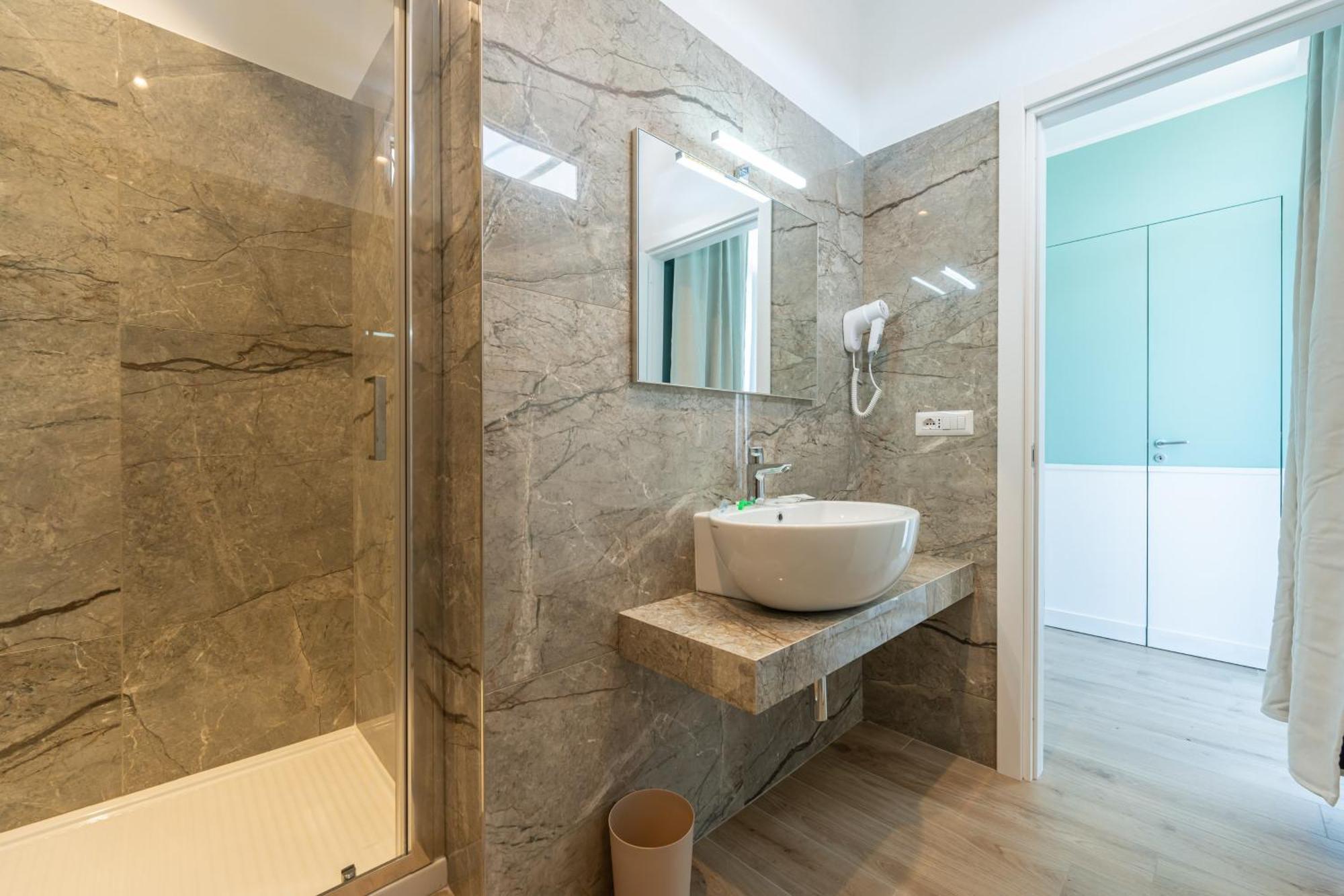 Daca Luxury * Napoli